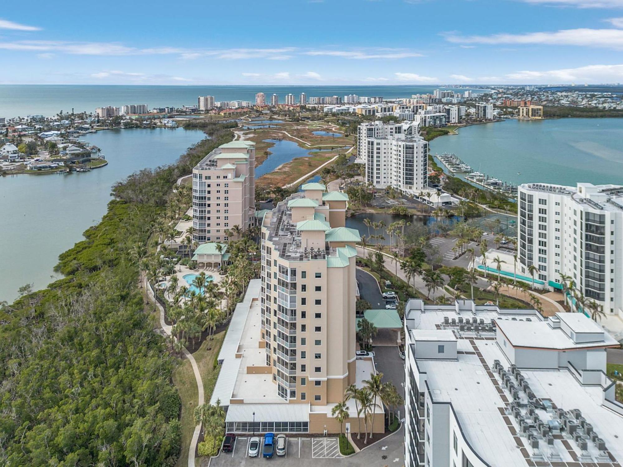 Waterfront Condo W/ Bay Views, Pool & Tennis Court Fort Myers Beach Exterior photo